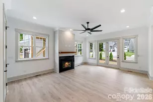 1529 Beckwith Pl, Charlotte, NC 28205 - Photo 7