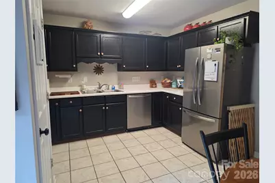 2240 15th Avenue NE #104, Hickory, NC 28601 - Photo 9
