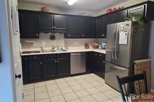 2240 15th Ave NE, Hickory, NC 28601 - Photo 9