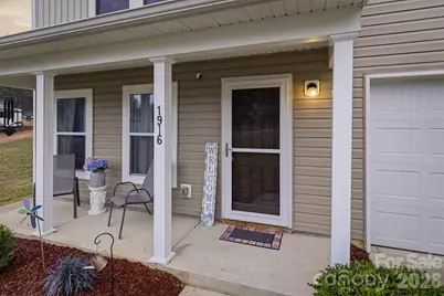 1916 Country Way, Hickory, NC 28601 - Photo 9
