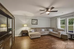 1916 Country Way, Hickory, NC 28601 - Photo 13