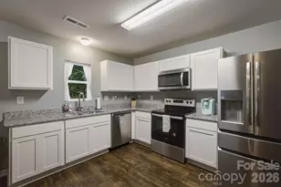 1916 Country Way, Hickory, NC 28601 - Photo 17