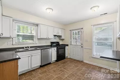 6719 Raeburn Lane, Charlotte, NC 28227 - Photo 11