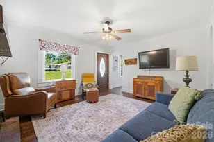 7131 Dorn Cir, Charlotte, NC 28212 - Photo 5
