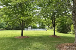 26 Sleepy Hollow Ln, Swannanoa, NC 28778 - Photo 3