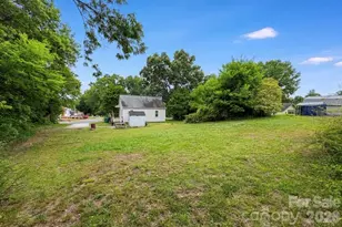 1210 Wiscassett St, Albemarle, NC 28001 - Photo 9
