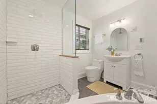 4050 Sheffield Dr, Charlotte, NC 28205 - Photo 17