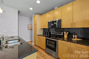 210 N Church St, Charlotte, NC 28202 - Photo 9