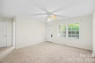 4809 Malibu Dr, Charlotte, NC 28215 - Photo 5