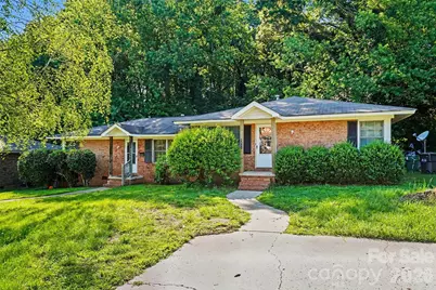 4809 Malibu Drive, Charlotte, NC 28215 - Photo 1