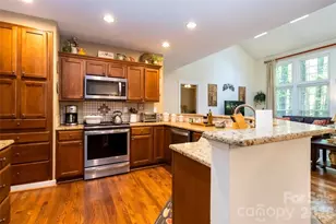 6210 Maple Cove Ln, Charlotte, NC 28269 - Photo 13
