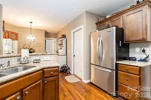 6210 Maple Cove Ln, Charlotte, NC 28269 - Photo 15