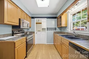 8523 Othello Pl, Charlotte, NC 28227 - Photo 9