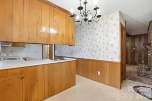 6704 Alanbrook Rd, Charlotte, NC 28215 - Photo 9
