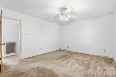 6704 Alanbrook Road, Charlotte, NC 28215 - Photo 17