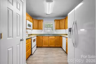 1268 Wexford Village Cir NE, Lenoir, NC 28645 - Photo 11