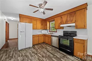 121 Dale Earnhardt Dr, Burnsville, NC 28714 - Photo 9