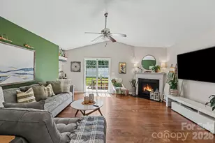 4727 McClure Rd, Charlotte, NC 28216 - Photo 7