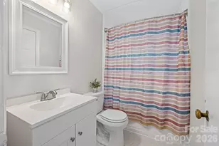 2242 Markham Ct, Charlotte, NC 28205 - Photo 19