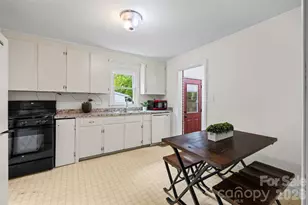 2242 Markham Ct, Charlotte, NC 28205 - Photo 11