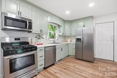 5060 Suwarrow Circle, Tega Cay, SC 29708 - Photo 9