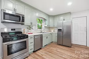 5060 Suwarrow Cir, Tega Cay, SC 29708 - Photo 9