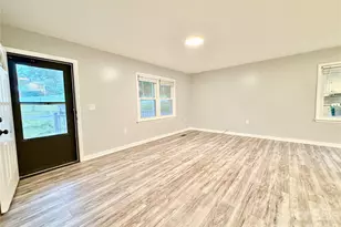 1586 Kenlane Dr, Hickory, NC 28601 - Photo 5