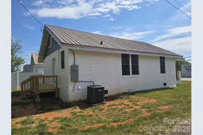 813 Highland Avenue SE, Hickory, NC 28602 - Photo 3