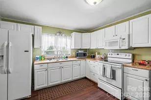 301 Hampton Rd, Lancaster, SC 29720 - Photo 11