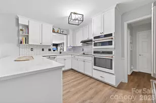 6220 Sharon Rd, Charlotte, NC 28210 - Photo 17