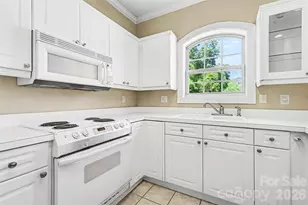9241 Meadow Vista Rd, Charlotte, NC 28213 - Photo 11