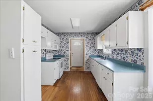 411 Patio Rd, Easley, SC 29642 - Photo 5