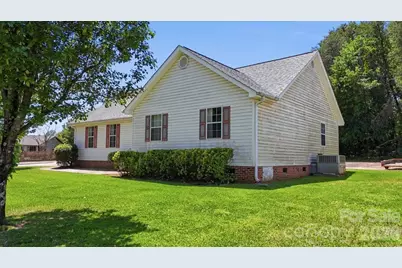 411 Patio Road, Easley, SC 29642 - Photo 3