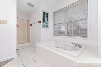 570 29th Avenue Drive NW, Hickory, NC 28601 - Photo 23