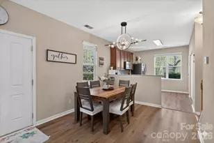 10810 Princeton Village Dr, Charlotte, NC 28277 - Photo 3