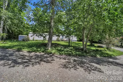 30 Little Rock Road, Newland, NC 28657 - Photo 9