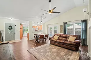 7450 Crestside Ln, Charlotte, NC 28227 - Photo 5