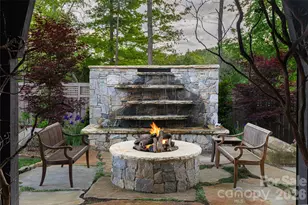 18 Fairsted Dr, Asheville, NC 28803 - Photo 3