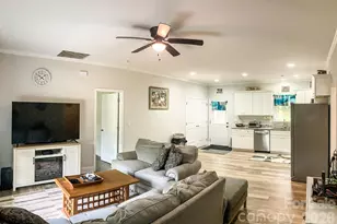 214 W Church St, Jefferson, SC 29718 - Photo 9