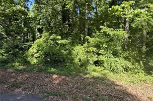 424 Florence Cir, Statesville, NC 28625 - Photo 1