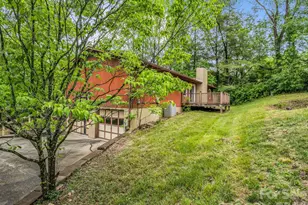 11 Deer Run Dr, Asheville, NC 28803 - Photo 3
