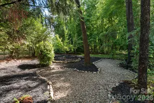 1020 ButterBurr Dr, Matthews, NC 28104 - Photo 9