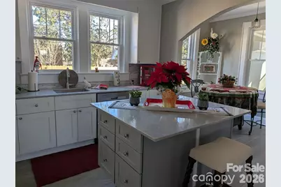 933 W Warren Street, Shelby, NC 28150 - Photo 5