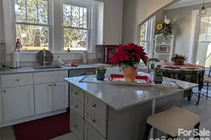 933 W Warren St, Shelby, NC 28150 - Photo 9