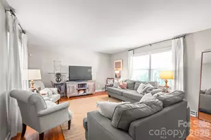 2912 Spring Valley Rd, Charlotte, NC 28210 - Photo 3