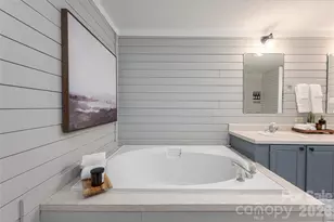 19 Sycamore St, Asheville, NC 28804 - Photo 17