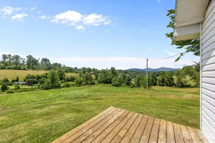 1305 Halltown Rd, Spruce Pine, NC 28777 - Photo 23