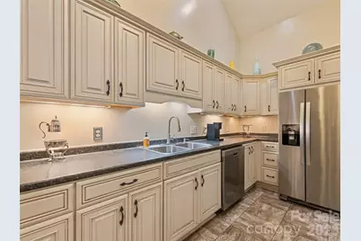 7 Bage Street, Waynesville, NC 28786 - Photo 15