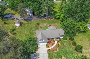 183 Devon Ln, Statesville, NC 28625 - Photo 3