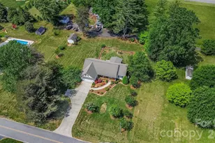 183 Devon Ln, Statesville, NC 28625 - Photo 3